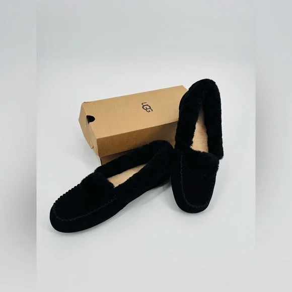 NEW UGG sz10 dakota spill seam sheepkin slippers - Picture 2 of 7